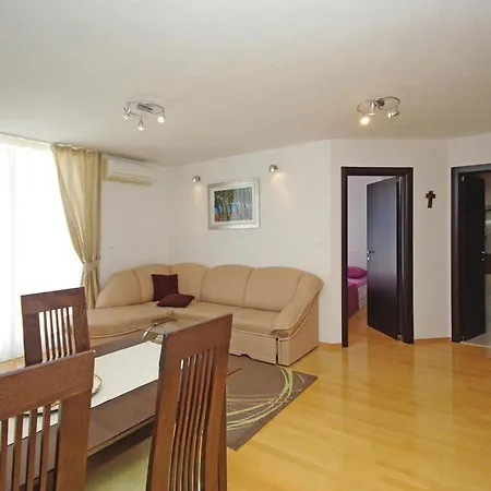Pavlinovic Apartament *
