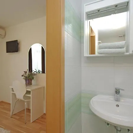 Pavlinovic Apartment *