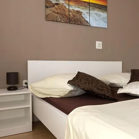 Pavlinovic Lägenhet Makarska