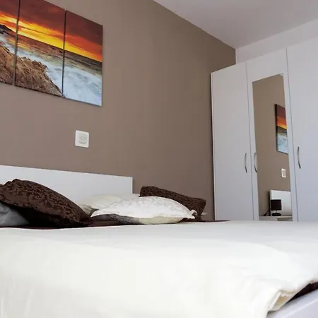 Apartment Pavlinovic *