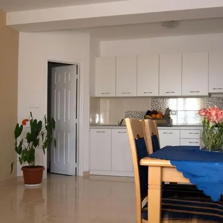 Pavlinovic Lägenhet Makarska