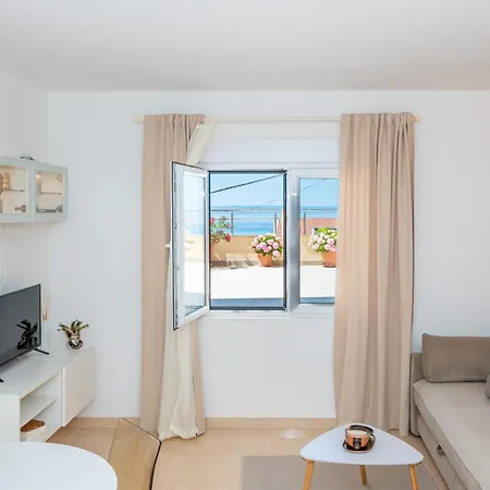 Daire Pavlinovic Makarska