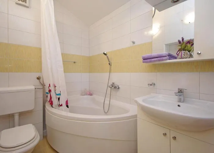 Pavlinovic Apartment *