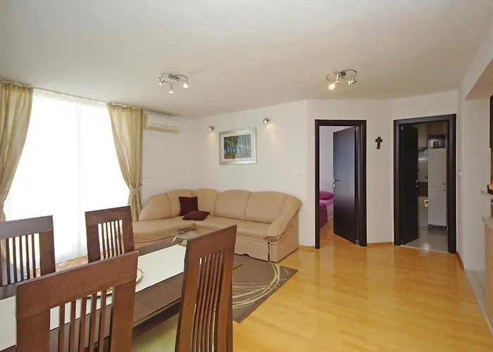 Pavlinovic Apartment *