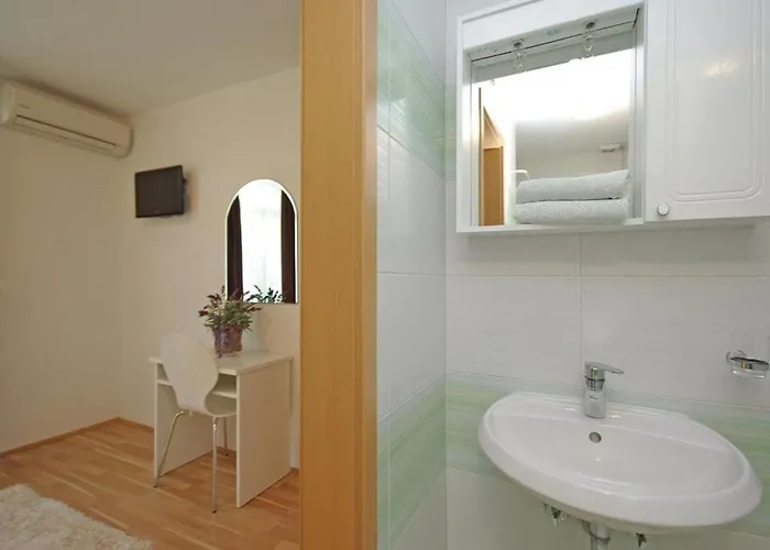 Pavlinovic Apartment *