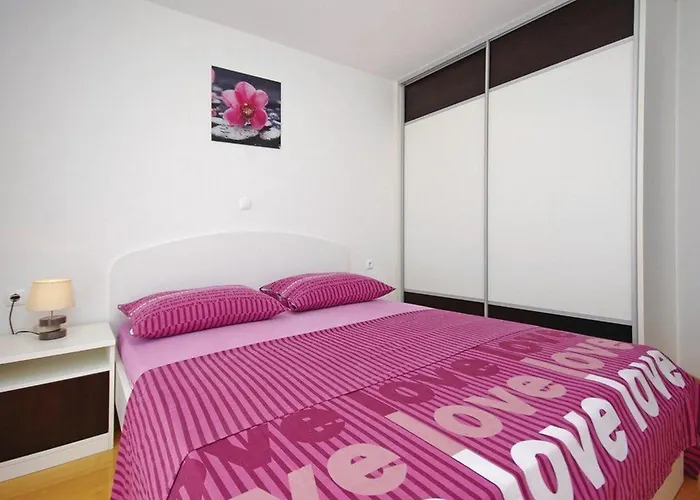 Pavlinovic Apartment *